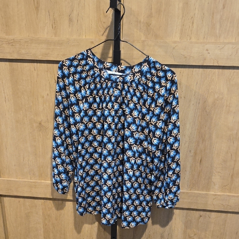 (J42) Croft & Barrow Blue and Black Geometric Blouse